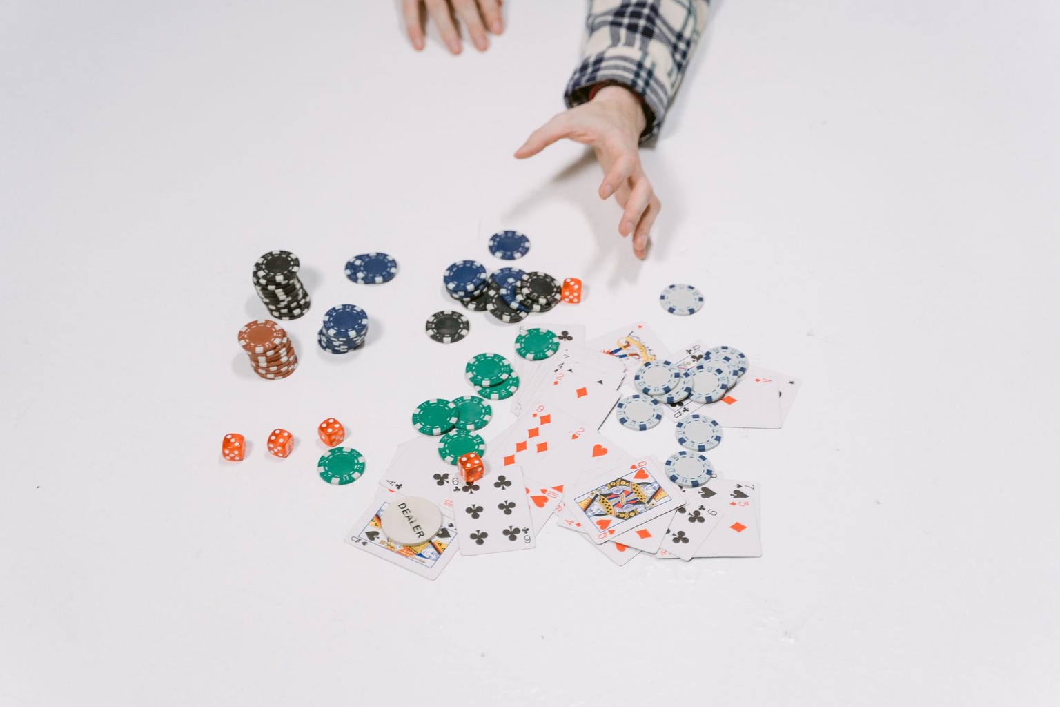 ¿Qué debe incluir una reseña completa de los mejores casinos online?